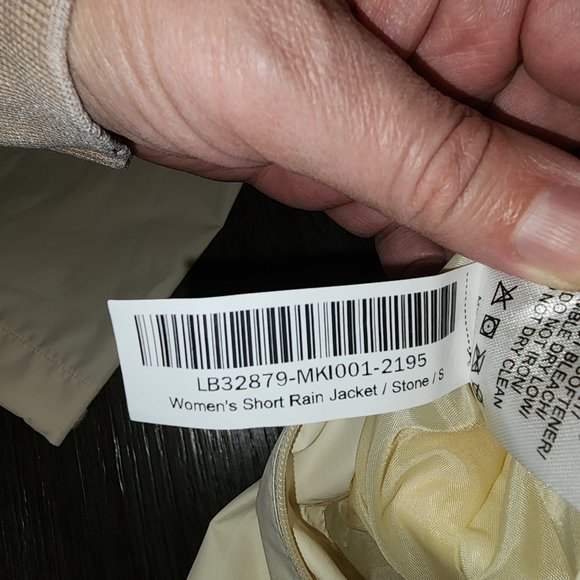 Quince Weatherproof Short Rain Jacket NWT Cream Small - Picture 8 of 8